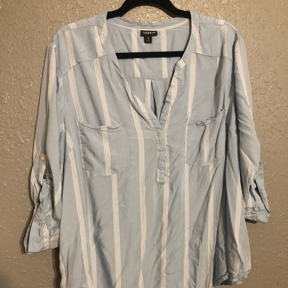 Torrid Size 3 Light Blue Striped Georgette Blouse